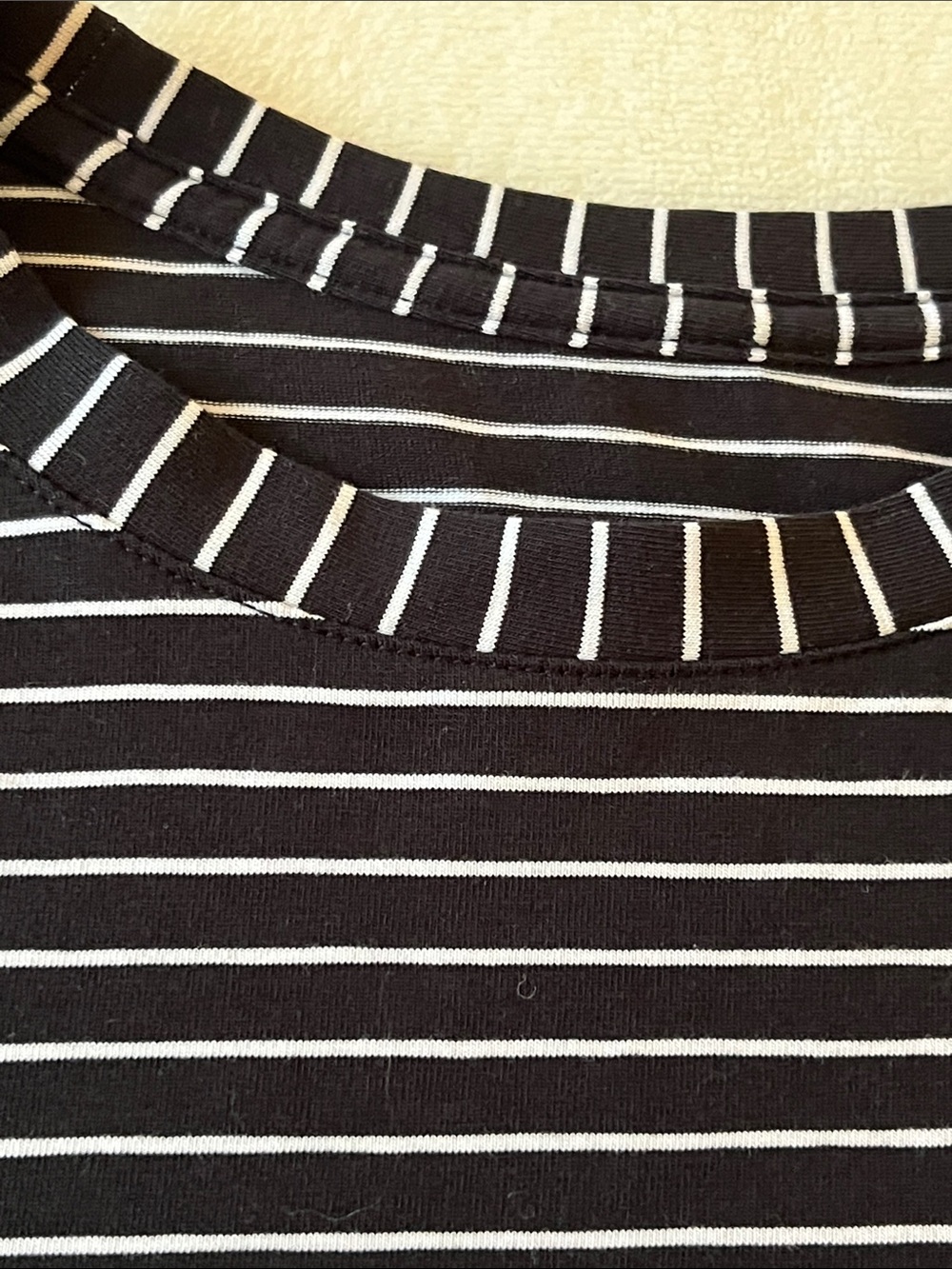 Lululemon Love crewneck striped tee with curved hem size 6 - Picture 3 of 6